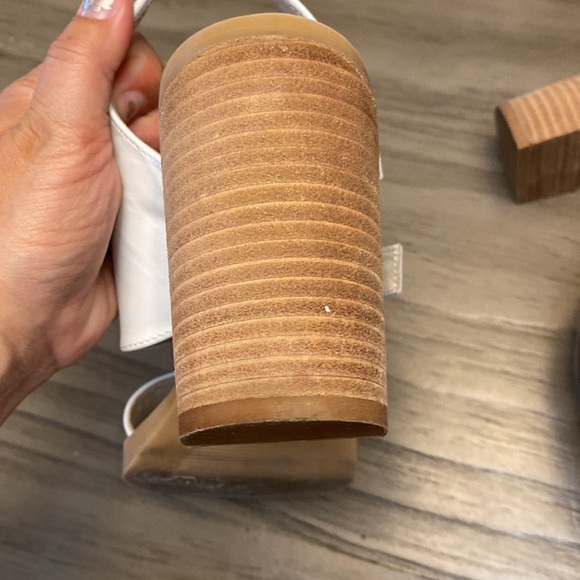 WHITE CHUNKY HEELS SHELLY LONDON 7.5 - Picture 6 of 14